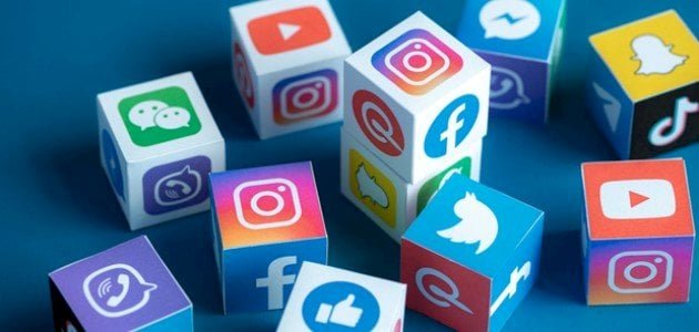 وسائل_التواصل_الاجتماعي_وأثرها_على_المجتمع